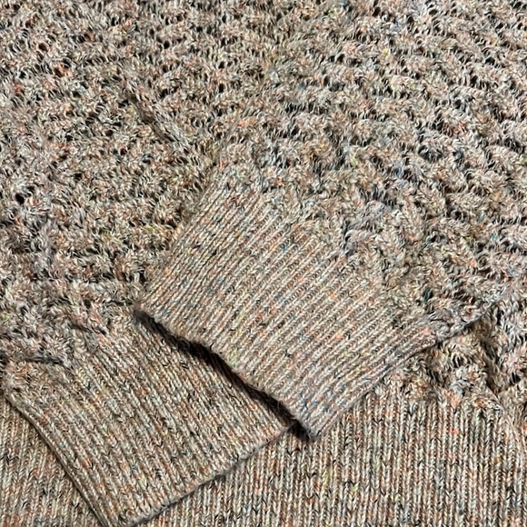 Old navy women’s sweater - Picture 3 of 3